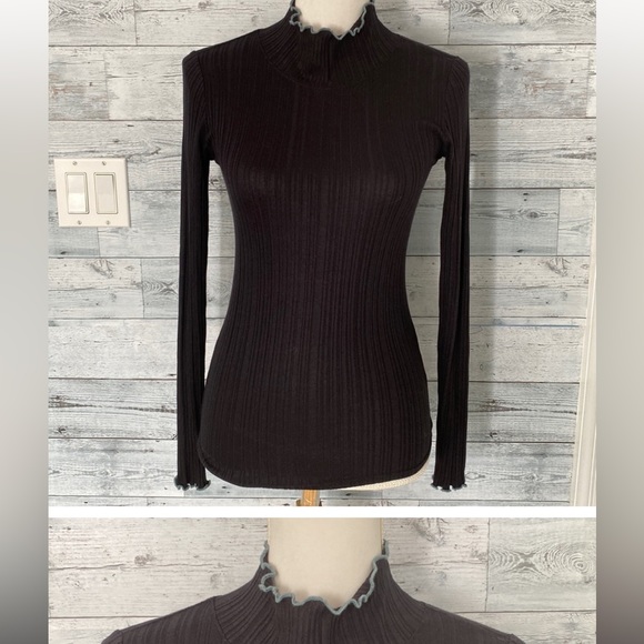 Everlane Ribbed & Ruffled Semi Turtleneck - Picture 5 of 5